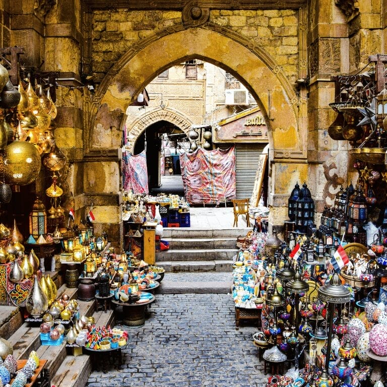 Souvenir Shopping: Meaningful Keepsakes from Your Travels