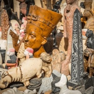 Souvenir Shopping: Meaningful Keepsakes from Your Travels